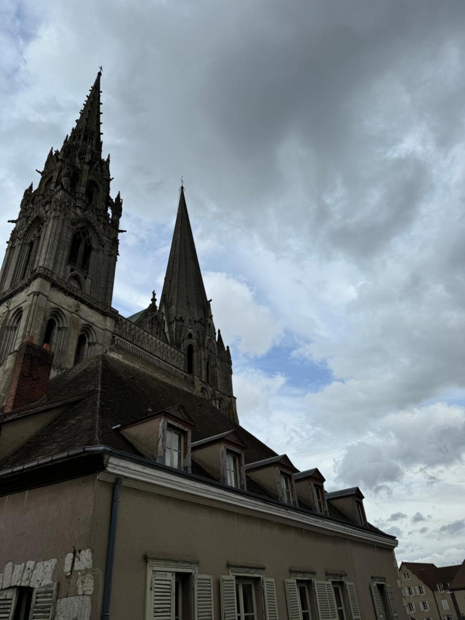 Apartamento Le Cheval Gris - Cathedrale - Hyper Centre Chartres Exterior foto